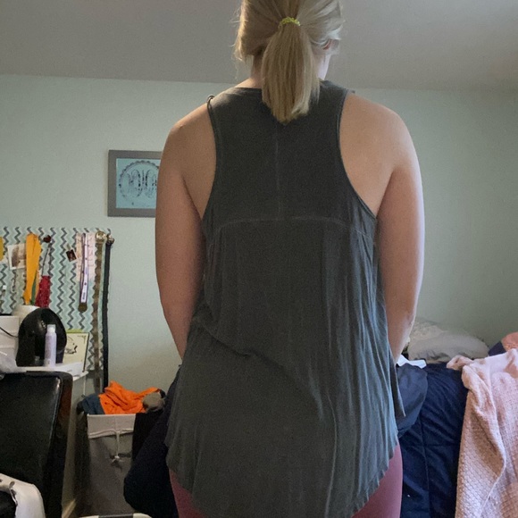 Tank top - Picture 2 of 3